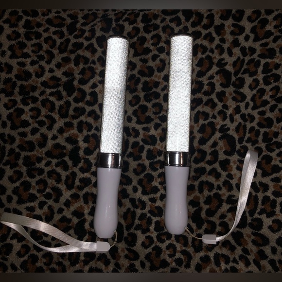 Multicolor LED Glow Sticks Set Color Changing Rave Party Safety Halloween Light - Picture 4 of 11